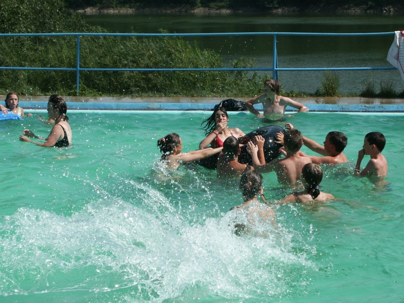 mb050729061.jpg